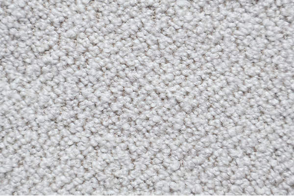 821